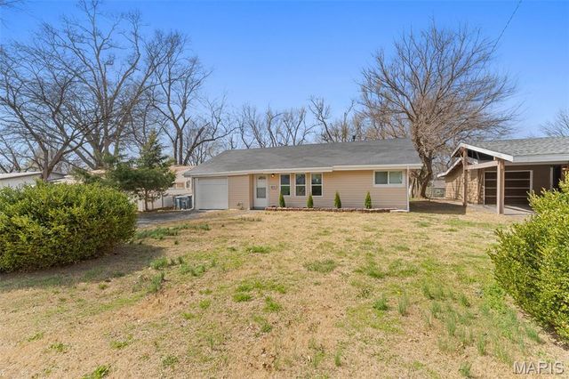 6813 Saint Olaf Drive, Berkeley, MO 63134