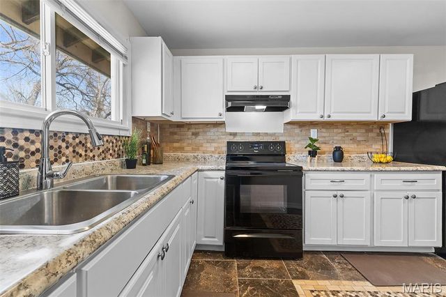 6813 Saint Olaf Drive, Berkeley, MO 63134