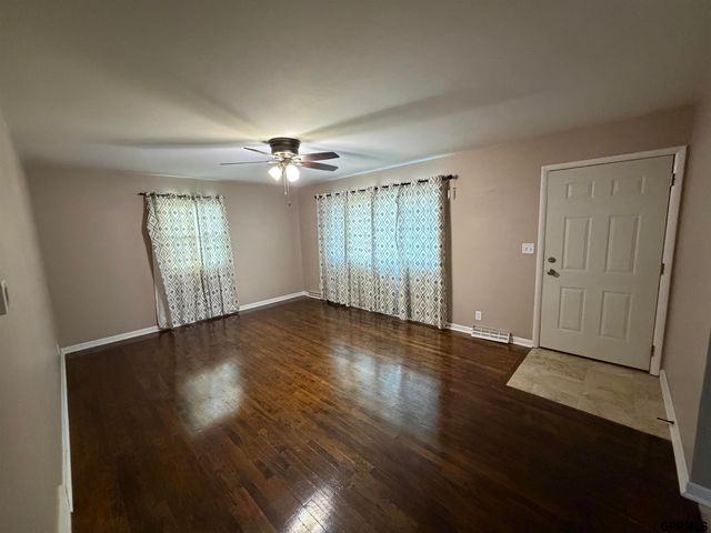 5141 N 72nd Street, Lincoln, NE 68507