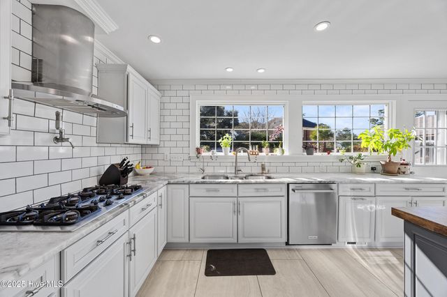 2610 Oleander Drive, Wilmington, NC 28403