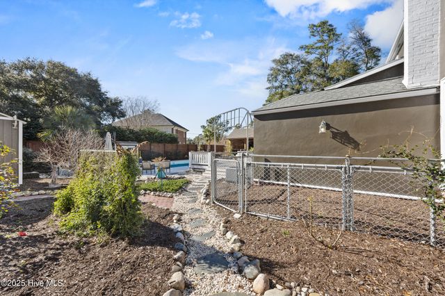 2610 Oleander Drive, Wilmington, NC 28403