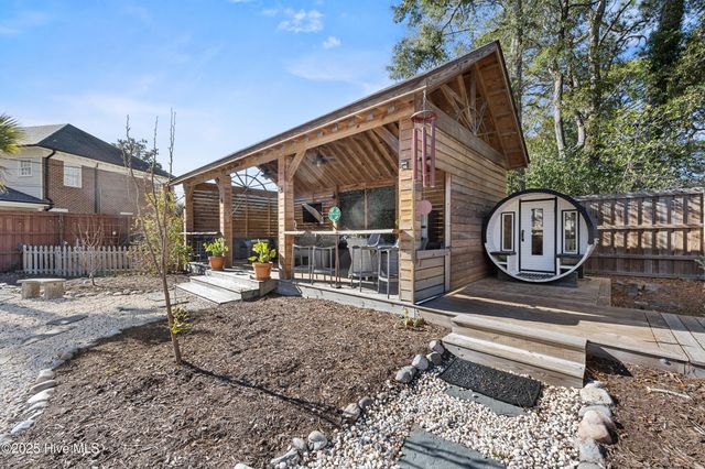 2610 Oleander Drive, Wilmington, NC 28403