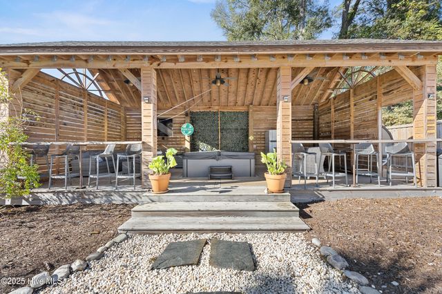 2610 Oleander Drive, Wilmington, NC 28403