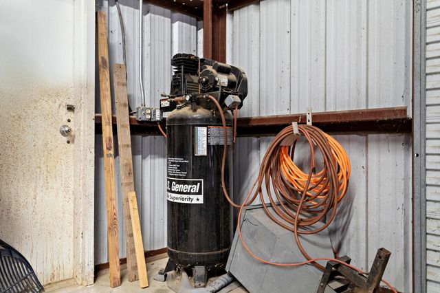 4985 Fm 2827 Road, Warren, TX 77664