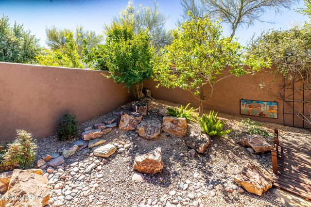 10368 E Jarod James Place, Tucson, AZ 85747