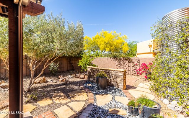 10368 E Jarod James Place, Tucson, AZ 85747