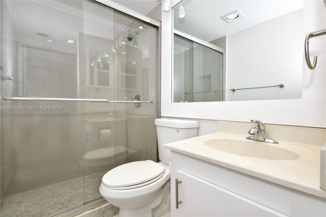 20505 E Country Club Dr 237, Aventura, FL 33180