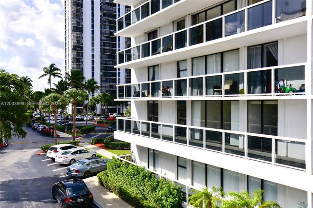 20505 E Country Club Dr 237, Aventura, FL 33180