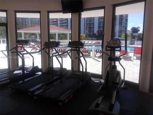 20505 E Country Club Dr 237, Aventura, FL 33180