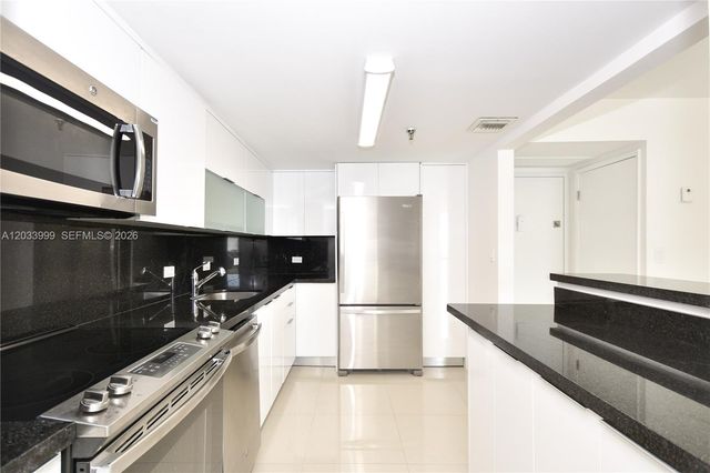 20505 E Country Club Dr 237, Aventura, FL 33180