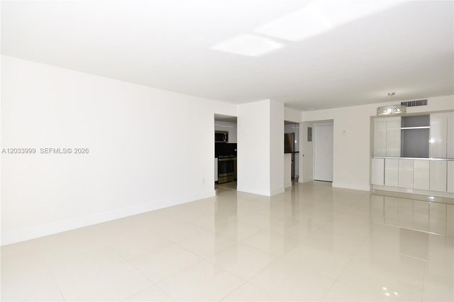 20505 E Country Club Dr 237, Aventura, FL 33180
