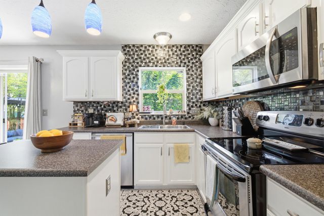 5751 Thorngate Drive, Galloway, OH 43119