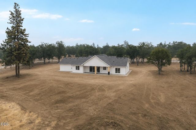14853 Antioch Road, White City, OR 97503