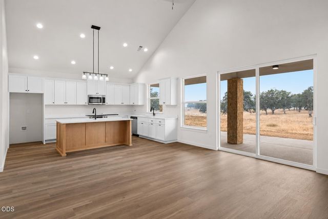 14853 Antioch Road, White City, OR 97503
