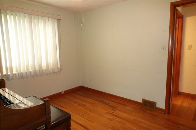 277 Oaklyn Rd, Bethel Park, PA 15102