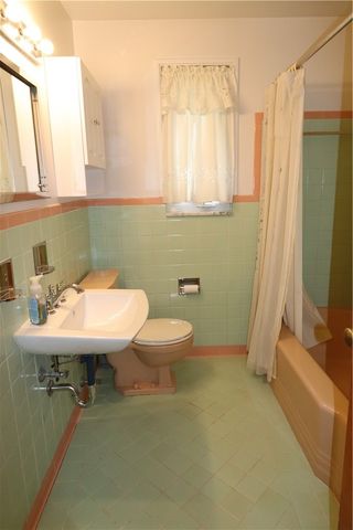 277 Oaklyn Rd, Bethel Park, PA 15102