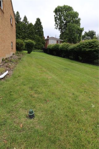 277 Oaklyn Rd, Bethel Park, PA 15102