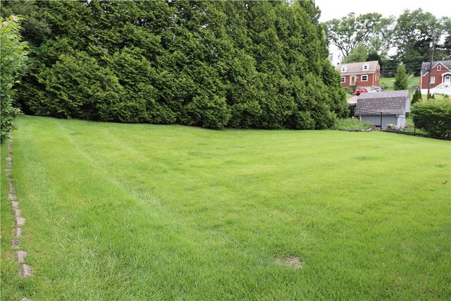 277 Oaklyn Rd, Bethel Park, PA 15102