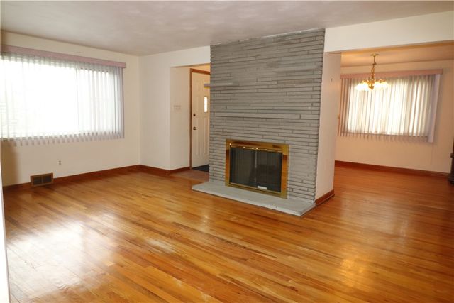 277 Oaklyn Rd, Bethel Park, PA 15102