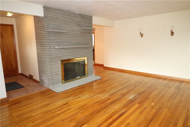 277 Oaklyn Rd, Bethel Park, PA 15102