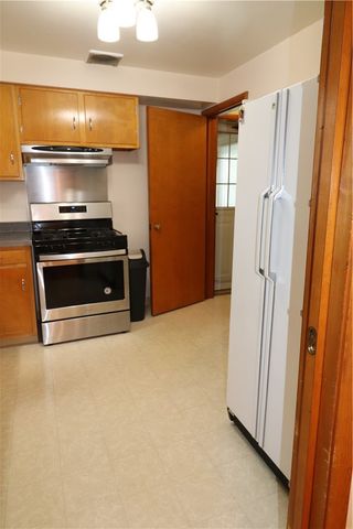 277 Oaklyn Rd, Bethel Park, PA 15102