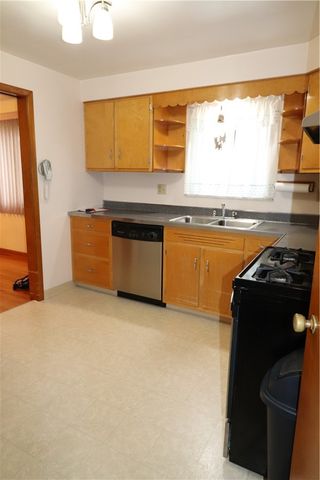 277 Oaklyn Rd, Bethel Park, PA 15102
