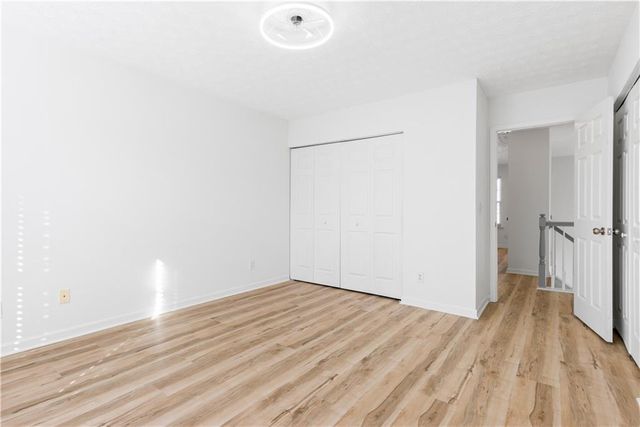 1222 W Oaks Way, Woodstock, GA 30188