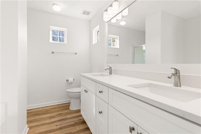 1222 W Oaks Way, Woodstock, GA 30188