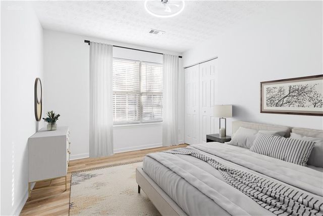 1222 W Oaks Way, Woodstock, GA 30188