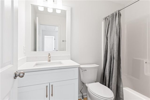 1222 W Oaks Way, Woodstock, GA 30188