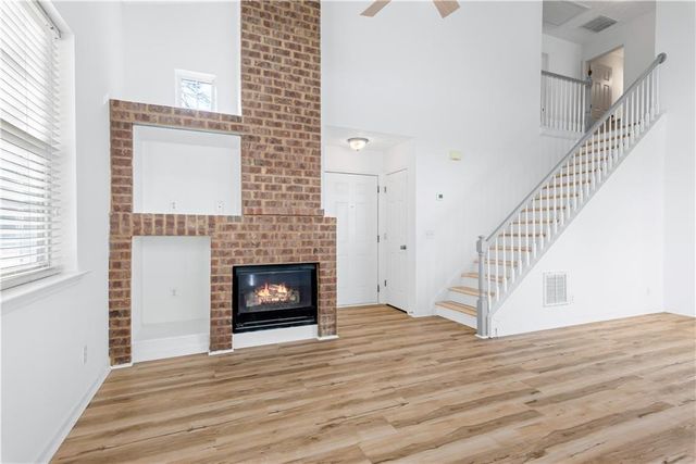 1222 W Oaks Way, Woodstock, GA 30188