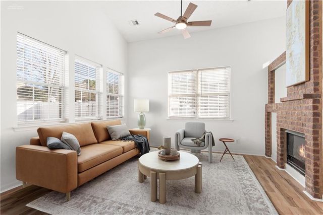 1222 W Oaks Way, Woodstock, GA 30188