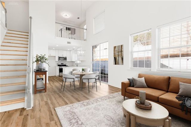 1222 W Oaks Way, Woodstock, GA 30188