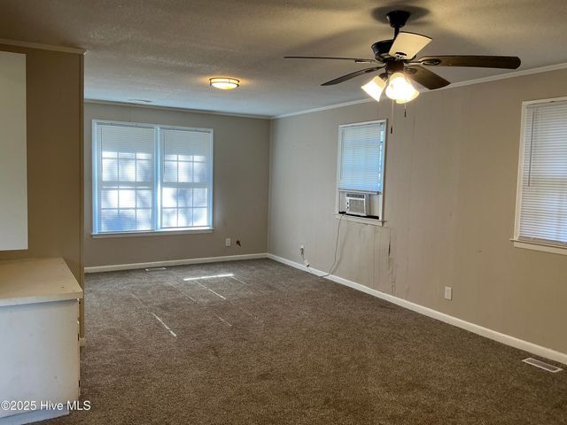 1201 Clifton Road, Jacksonville, NC 28540