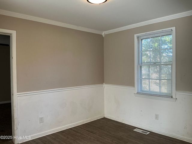 1201 Clifton Road, Jacksonville, NC 28540