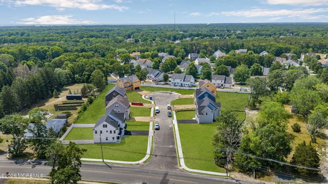 7 Potters Court, Bayville, NJ 08721