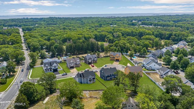 7 Potters Court, Bayville, NJ 08721