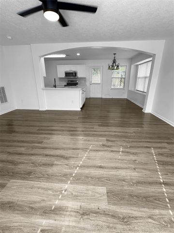 5453 N Buffalo Circle, Willis, TX 77378