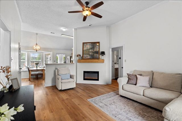 10057 WOODLAND BIRCH CV, Lakeland, TN 38002