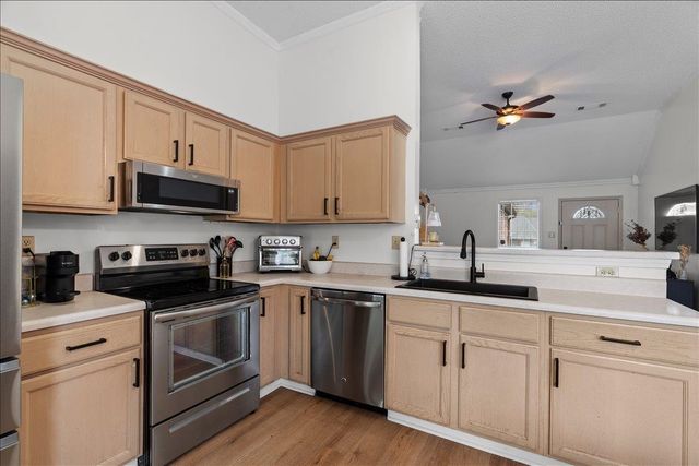 10057 WOODLAND BIRCH CV, Lakeland, TN 38002