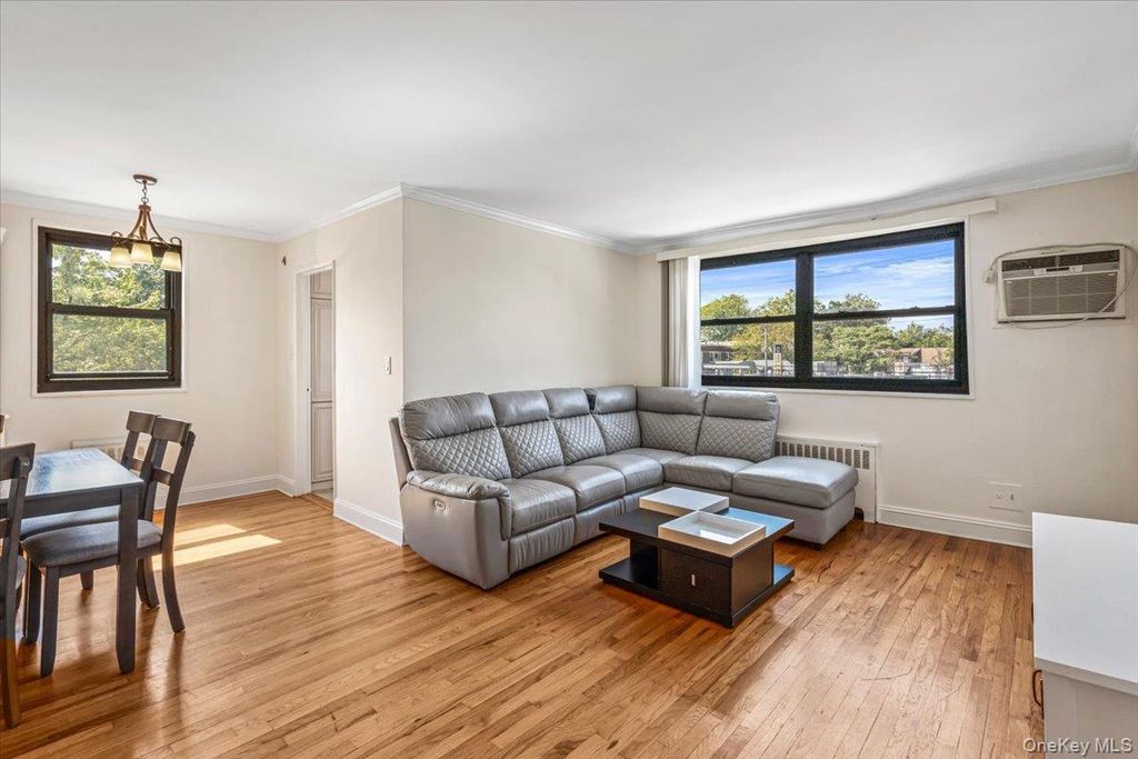 17-03 Utopia Parkway 2-48, Whitestone, NY 11357 — photo 2