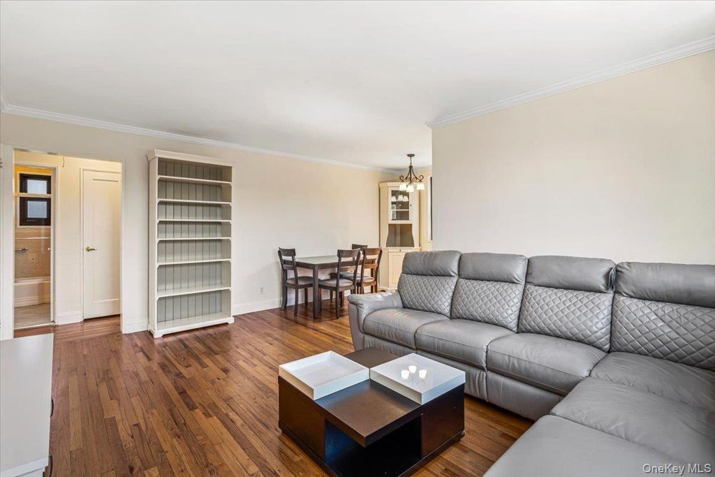 17-03 Utopia Parkway 2-48, Whitestone, NY 11357 — photo 3