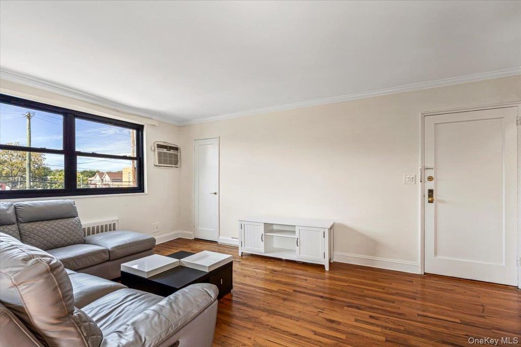 17-03 Utopia Parkway 2-48, Whitestone, NY 11357 — photo 4