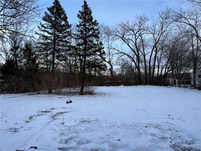 10966 South Roberts, Dunkirk, NY 14048