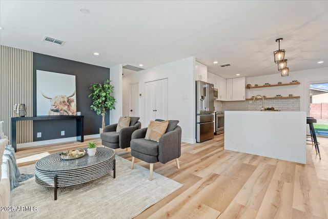 8532 E Sheridan Street, Scottsdale, AZ 85257