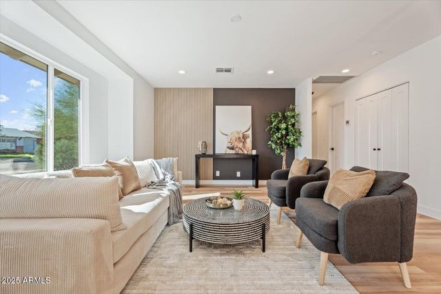 8532 E Sheridan Street, Scottsdale, AZ 85257