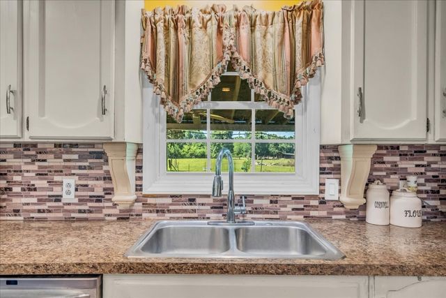 6263 Windrow Rd, Rockvale, TN 37153
