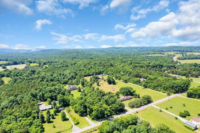 6263 Windrow Rd, Rockvale, TN 37153