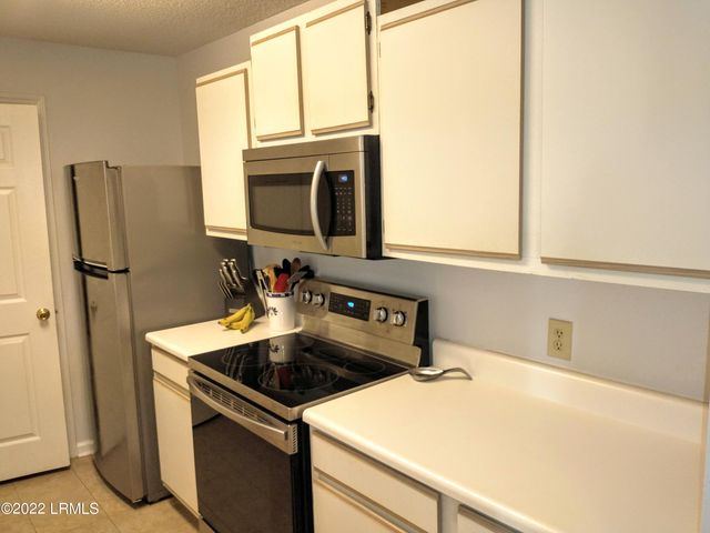 1231 Ladys Island Dr Unit 221, Port Royal, SC 29935