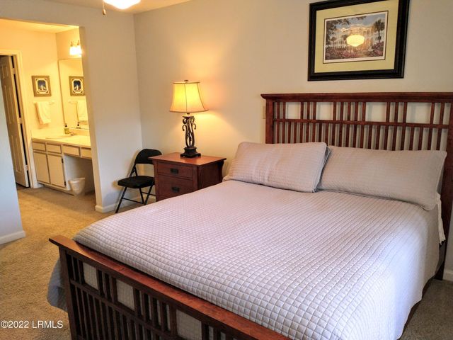 1231 Ladys Island Dr Unit 221, Port Royal, SC 29935